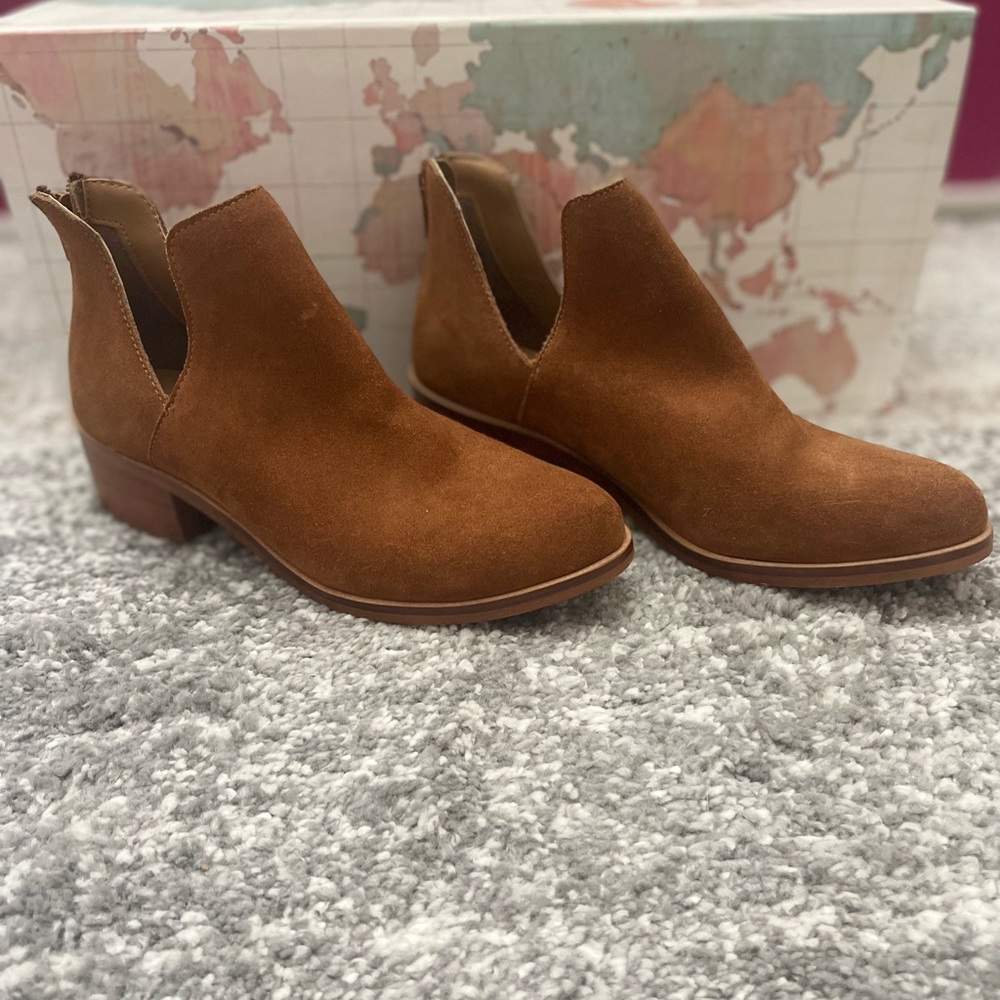 Steve Madden Booties In Tan Size 6 - image 4